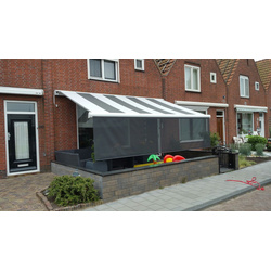 Brustor uitrolbare volant terraszonwering