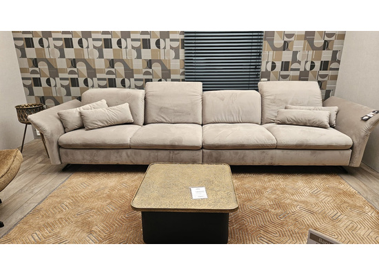 4 zits bank Broadway